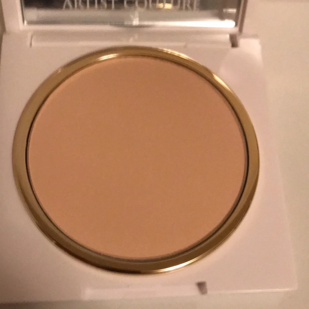 New Artist Couture Multi-Use Beauty Powder crème brûlée